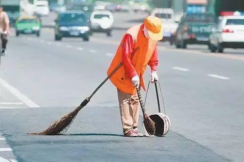 娱乐吃瓜酱环卫工人,默默守护城市清洁的“吃瓜酱”英雄