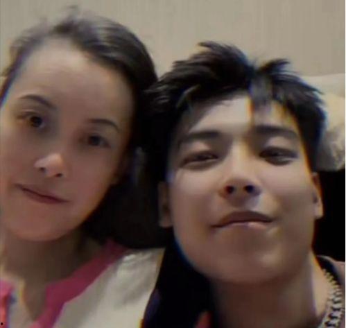 娱乐吃瓜酱跟妈妈要钱